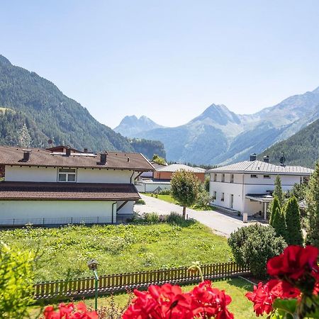 Gaestehaus Waltraud Längenfeld Exteriér fotografie