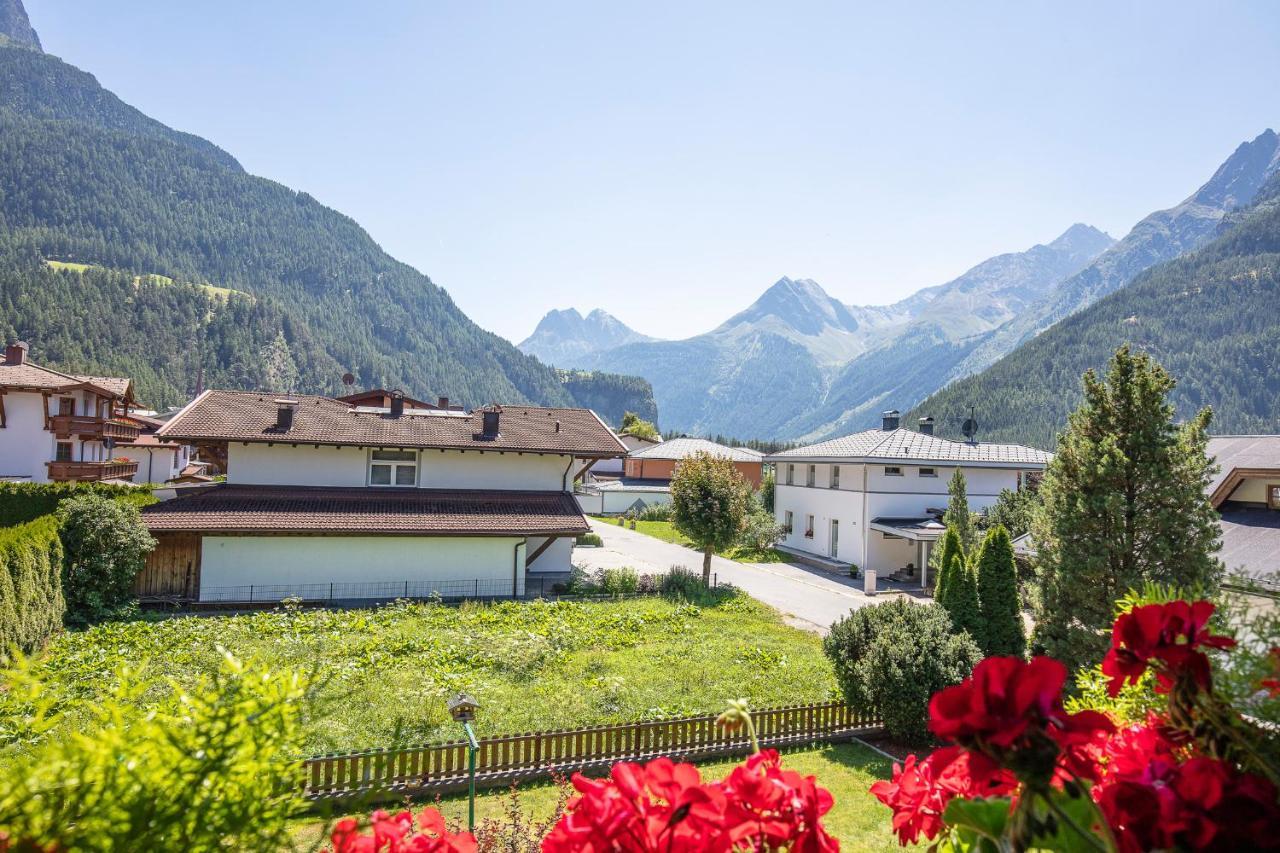 Gaestehaus Waltraud Längenfeld Exteriér fotografie