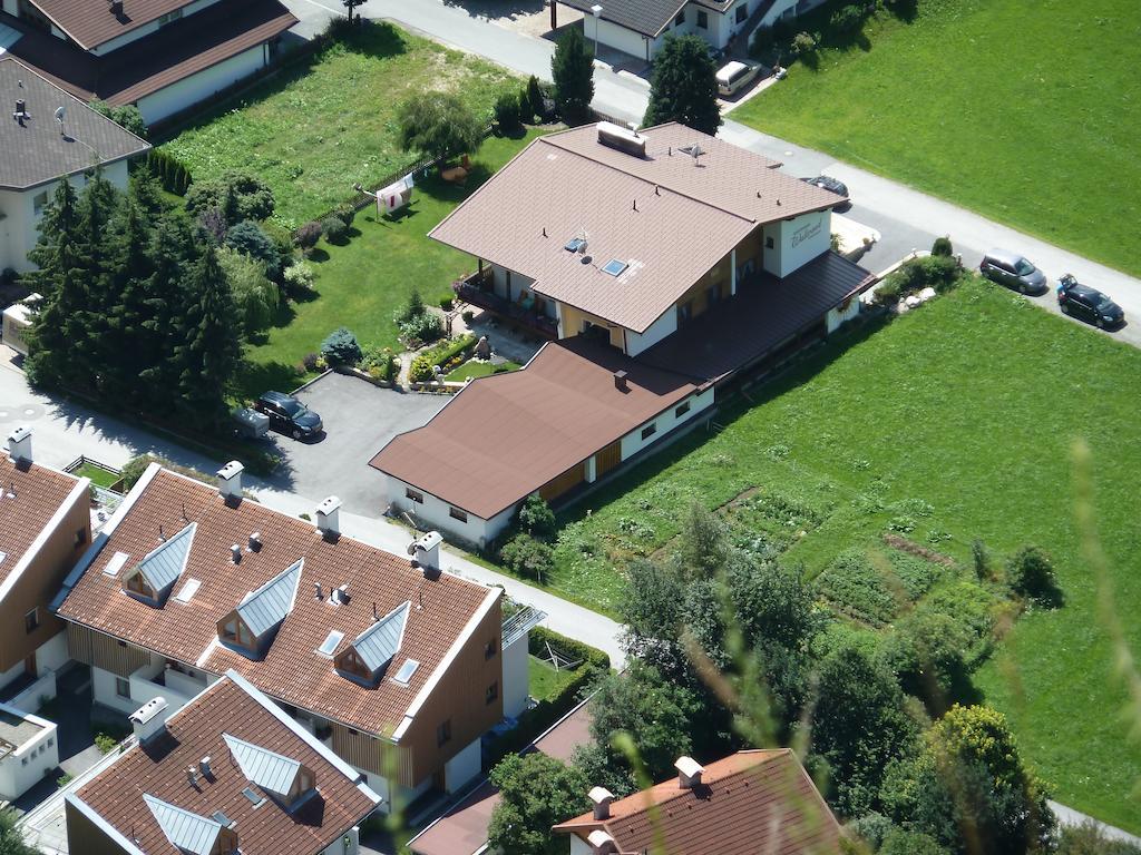 Gaestehaus Waltraud Längenfeld Exteriér fotografie