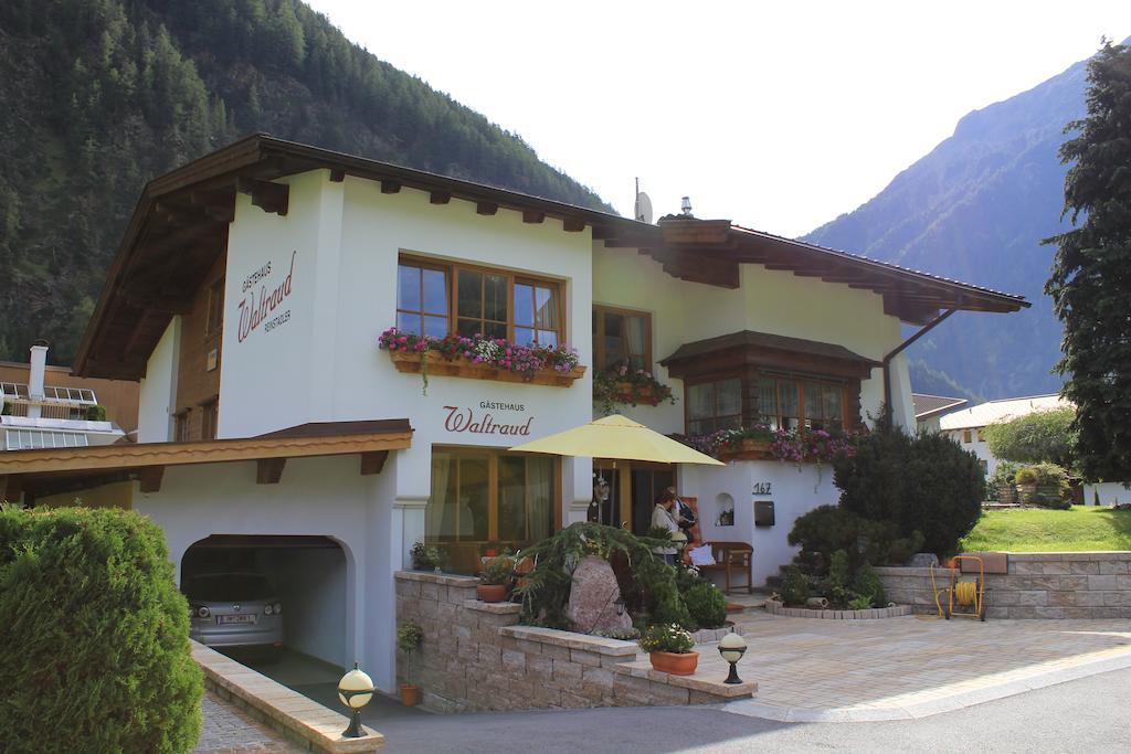 Gaestehaus Waltraud Längenfeld Exteriér fotografie