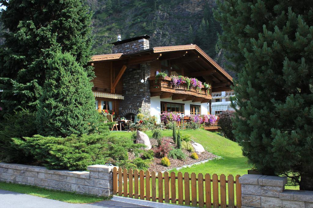 Gaestehaus Waltraud Längenfeld Exteriér fotografie